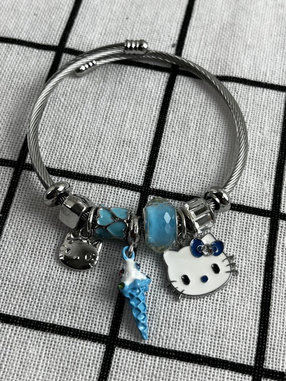 NO.461 Blue Hello Kitty Bracelet cute